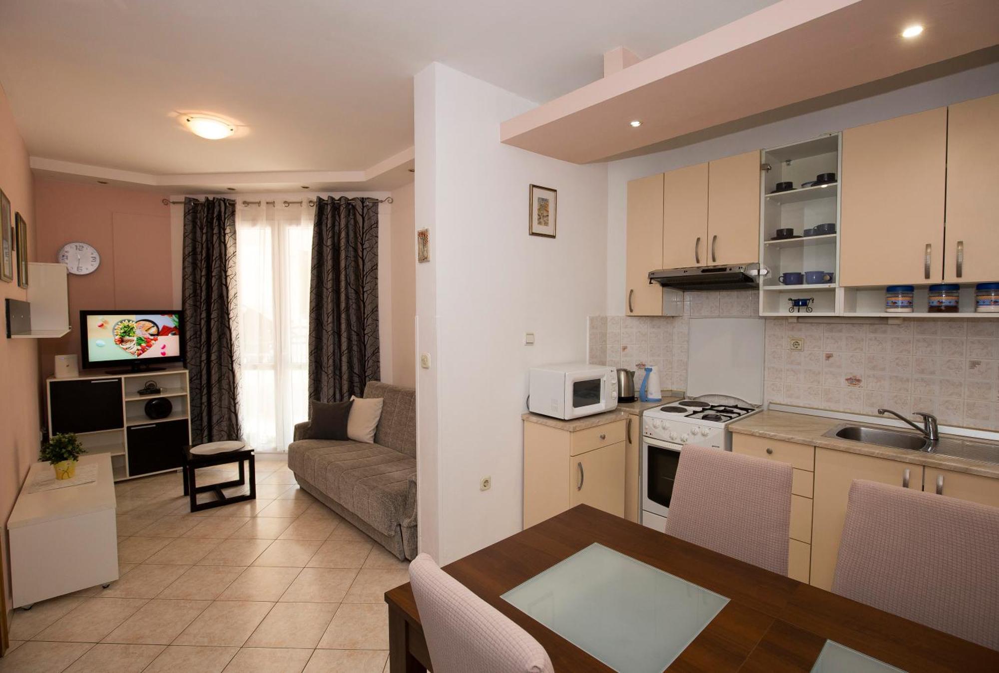 Apartman Roza Omis Bagian luar foto