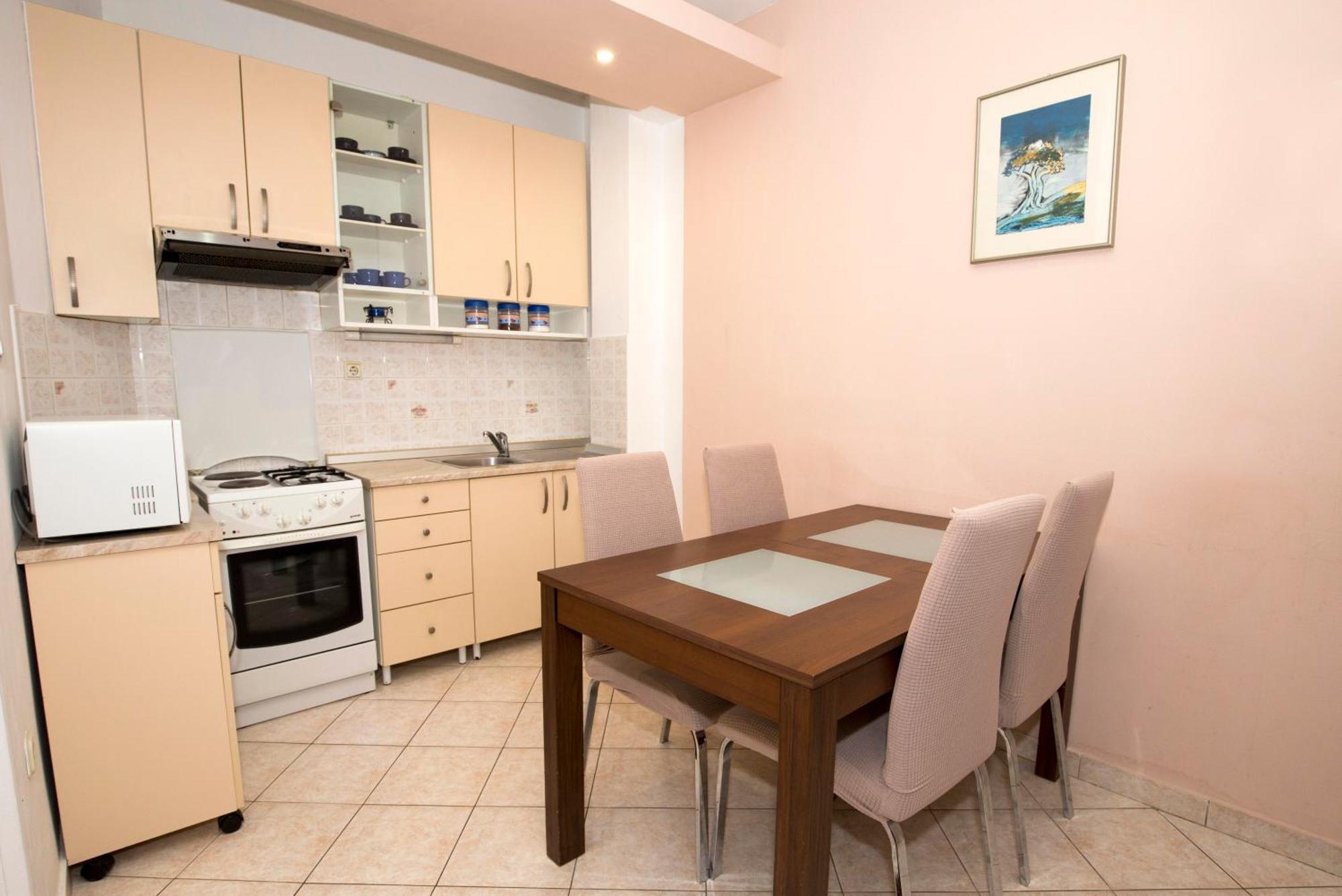 Apartman Roza Omis Bagian luar foto