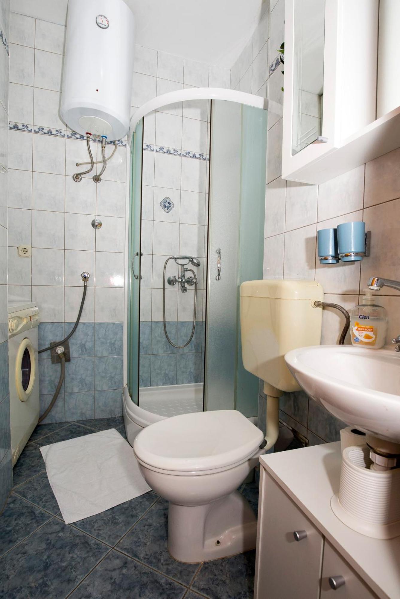Apartman Roza Omis Bagian luar foto